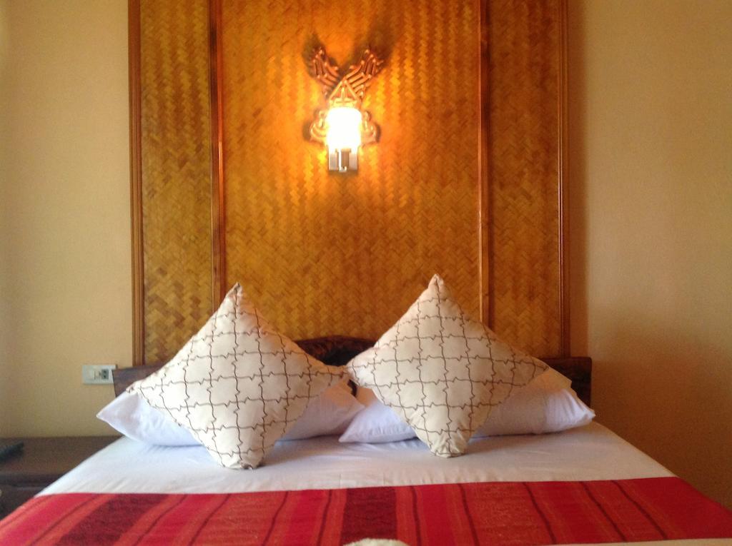 Ruan Mai Nai Yang Beach Resort