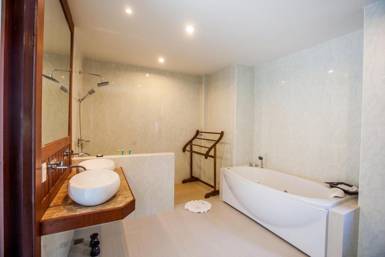 Howard Johnson by Wyndham Phuket Naiyang