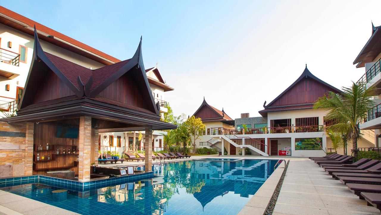 Howard Johnson by Wyndham Phuket Naiyang