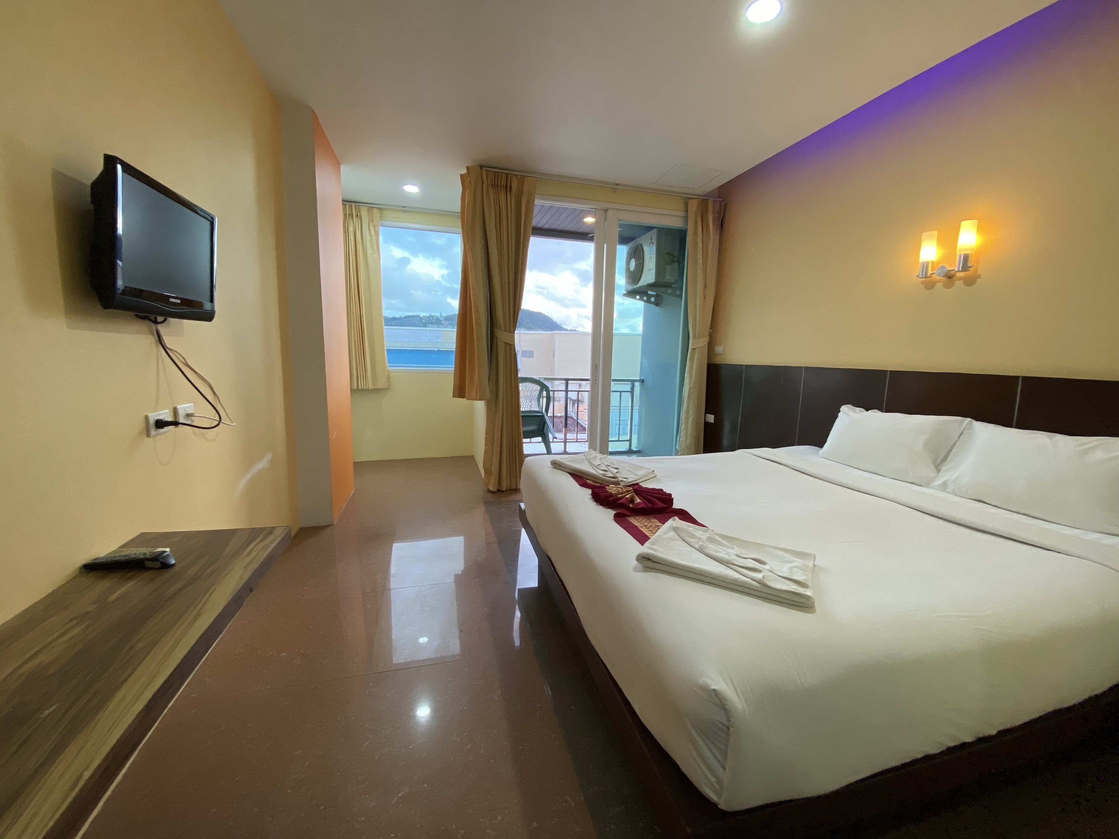 77 Patong Hotel & Spa