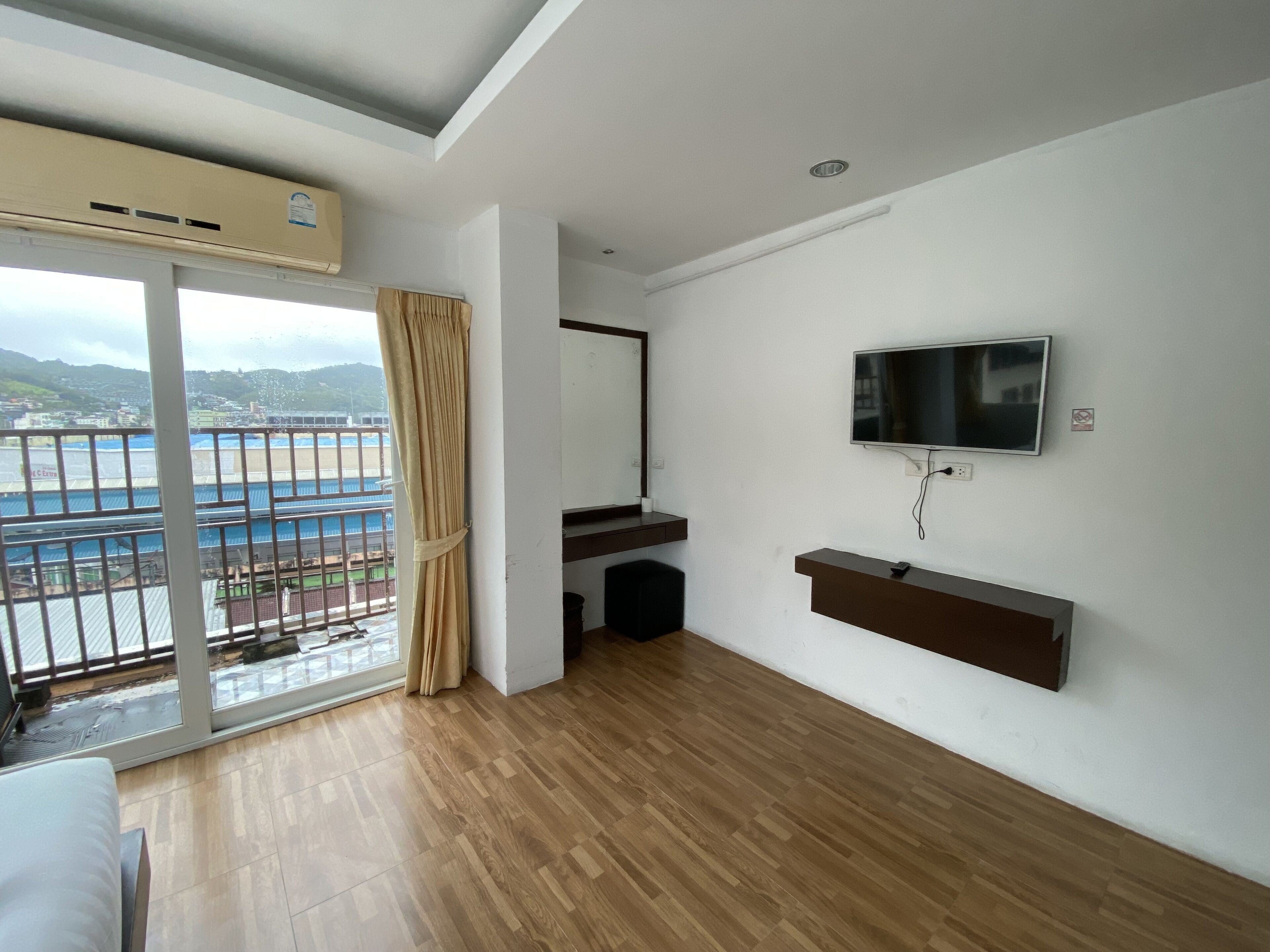 77 Patong Hotel & Spa