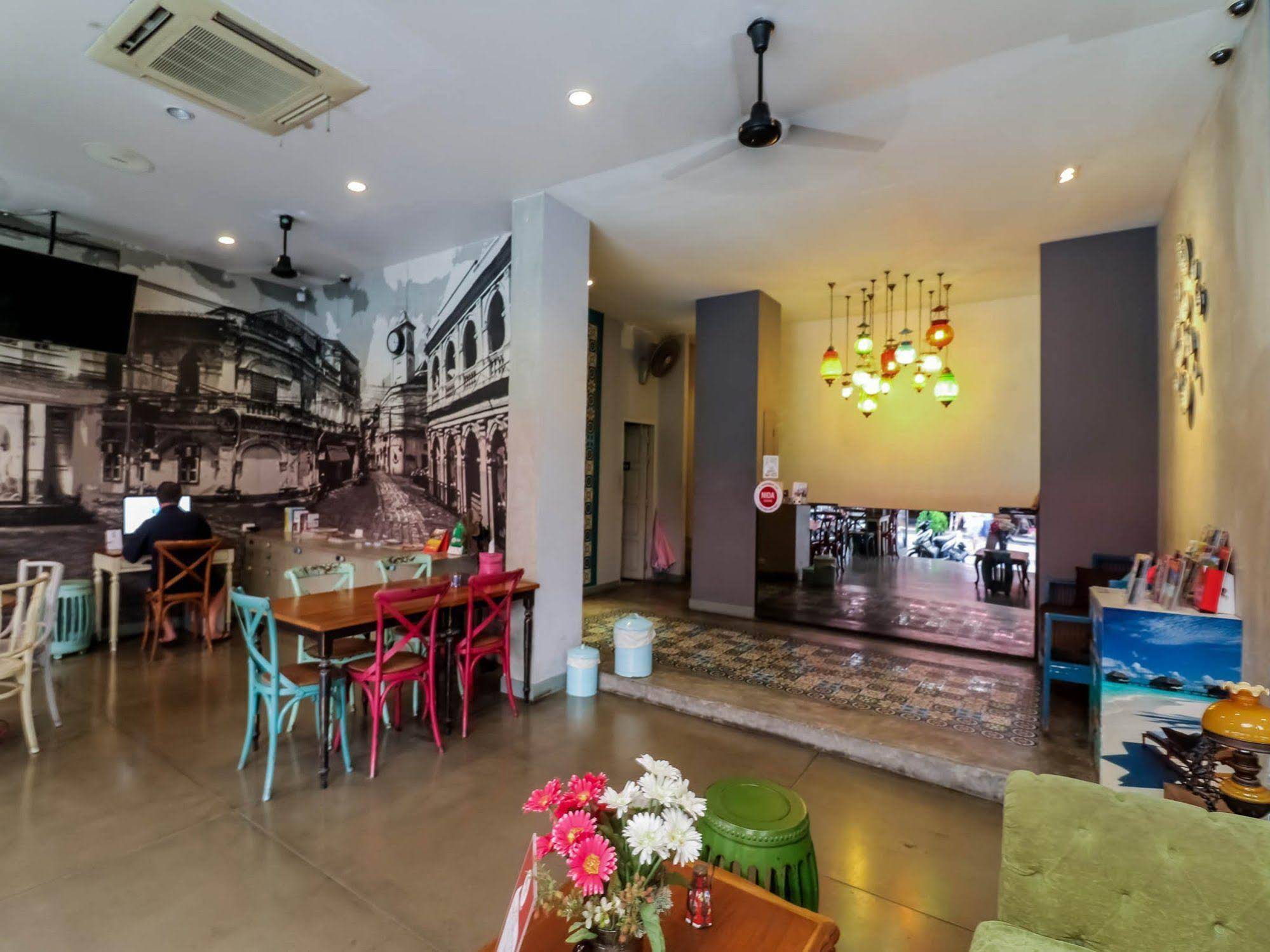 Acca Patong by NIDA Rooms