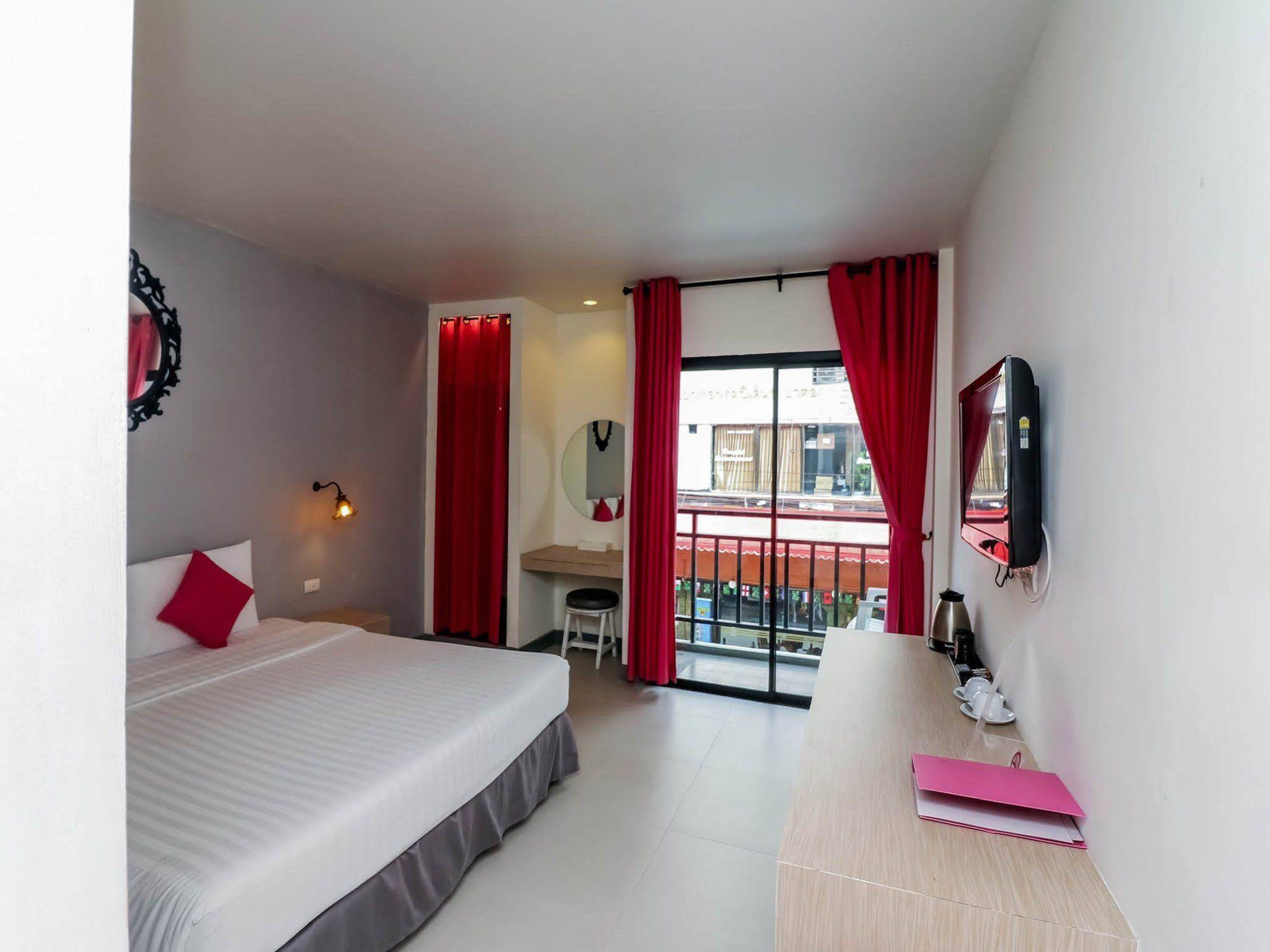 Acca Patong by NIDA Rooms