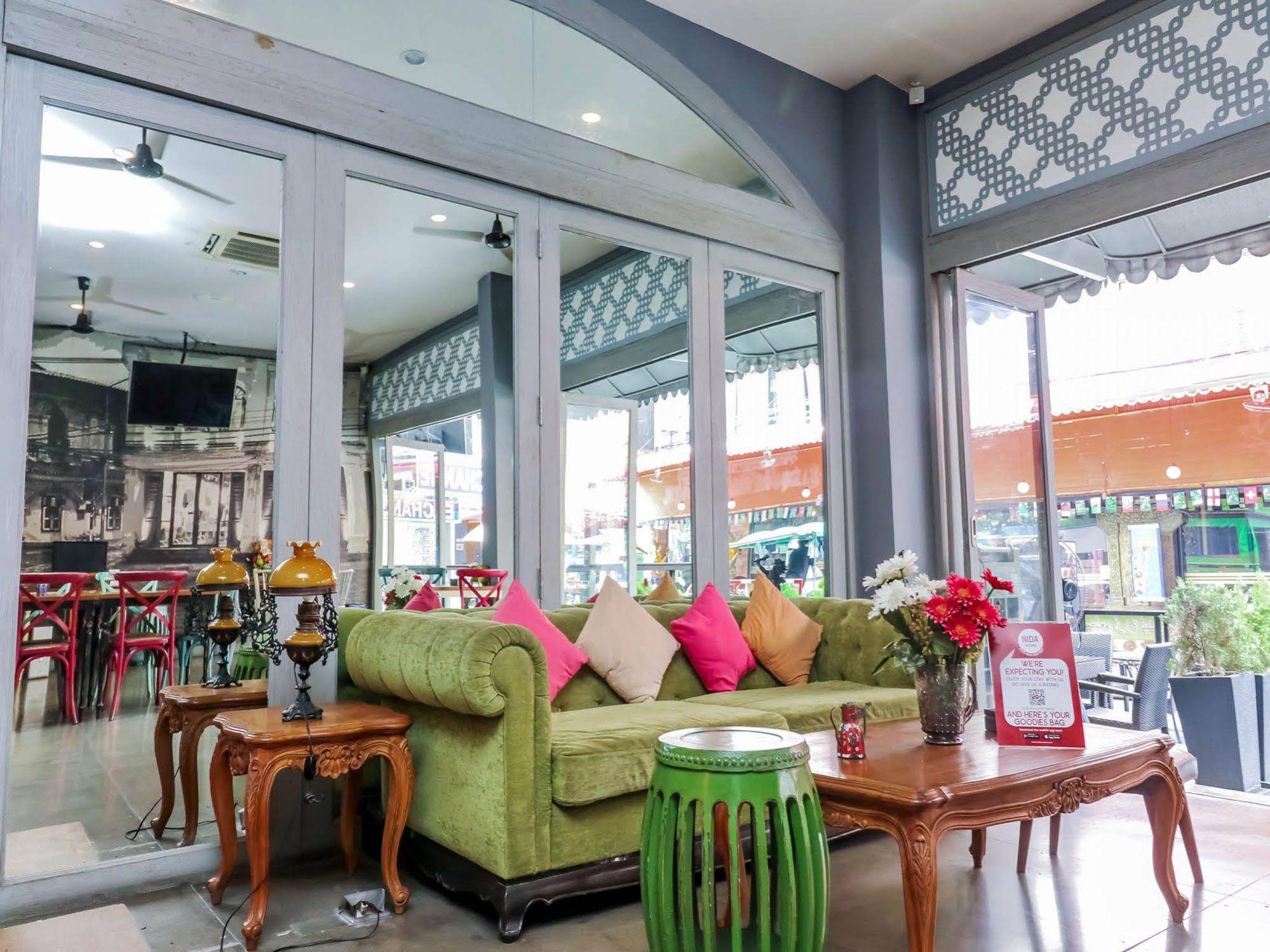 Acca Patong by NIDA Rooms