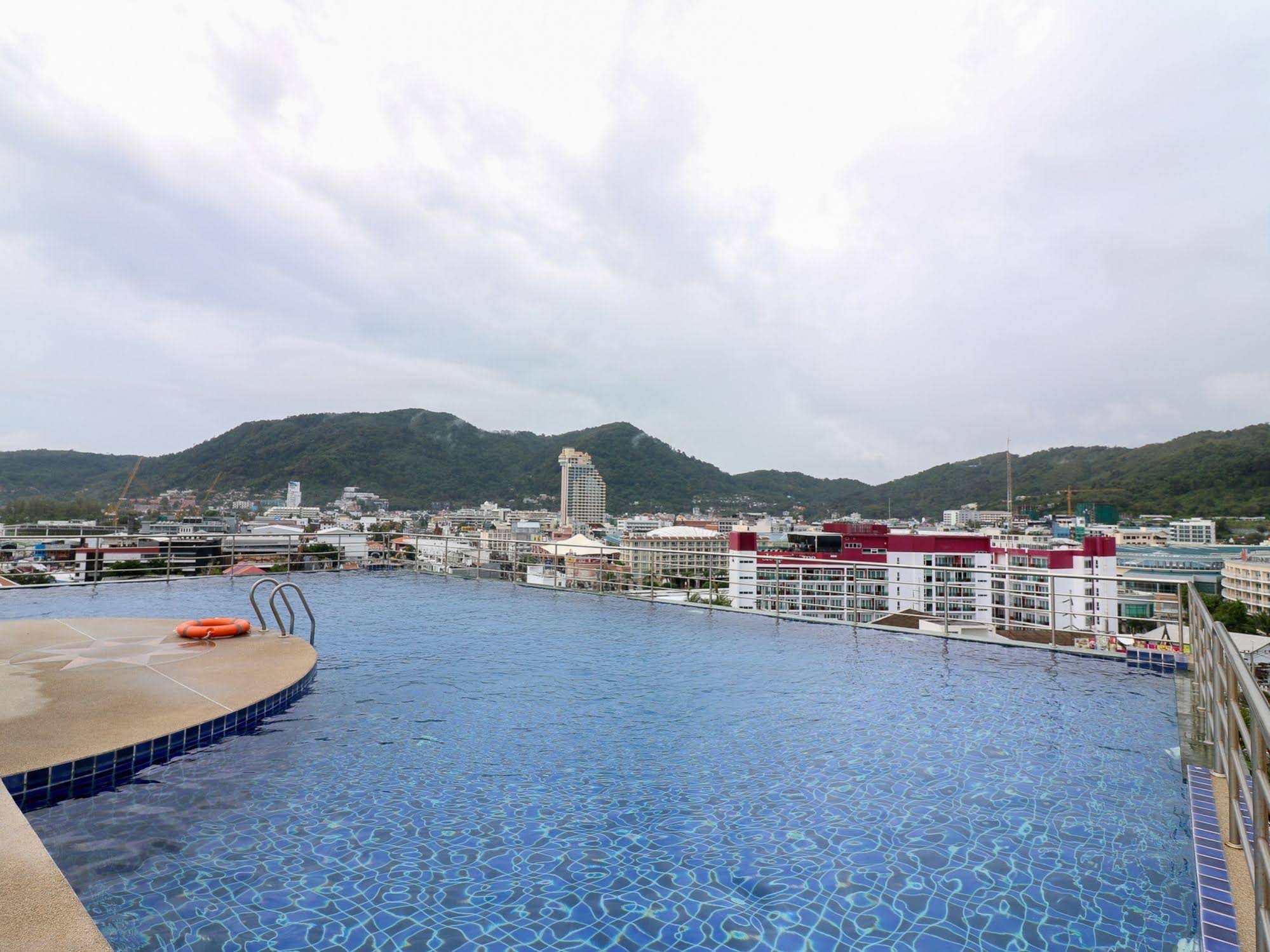 Amata Patong by NIDA Rooms