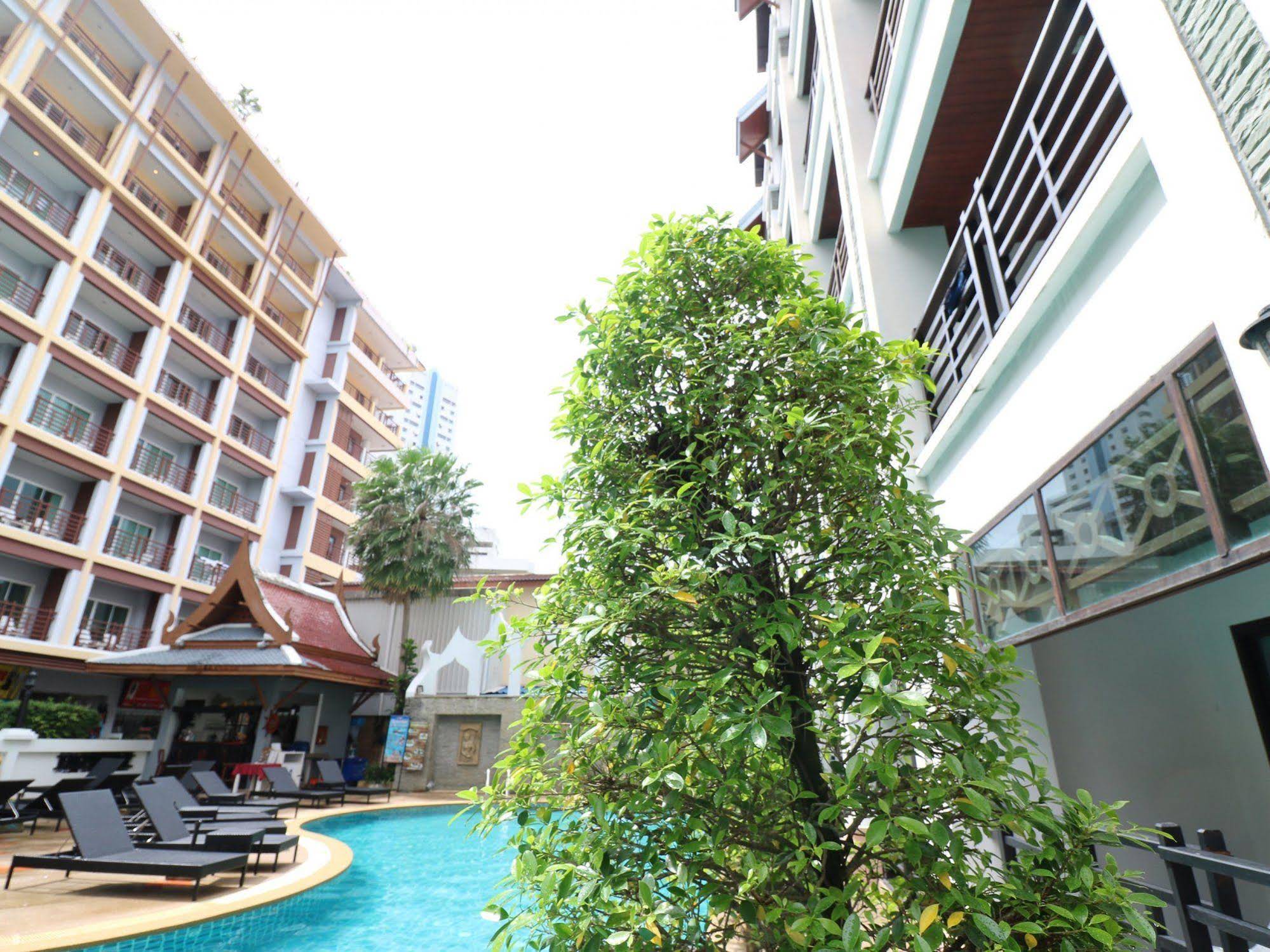 Amata Patong by NIDA Rooms