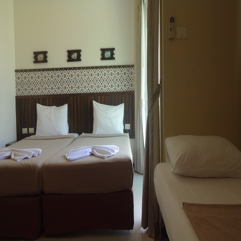 Athome Hotel @Nanai 8 & Thai Kitchen
