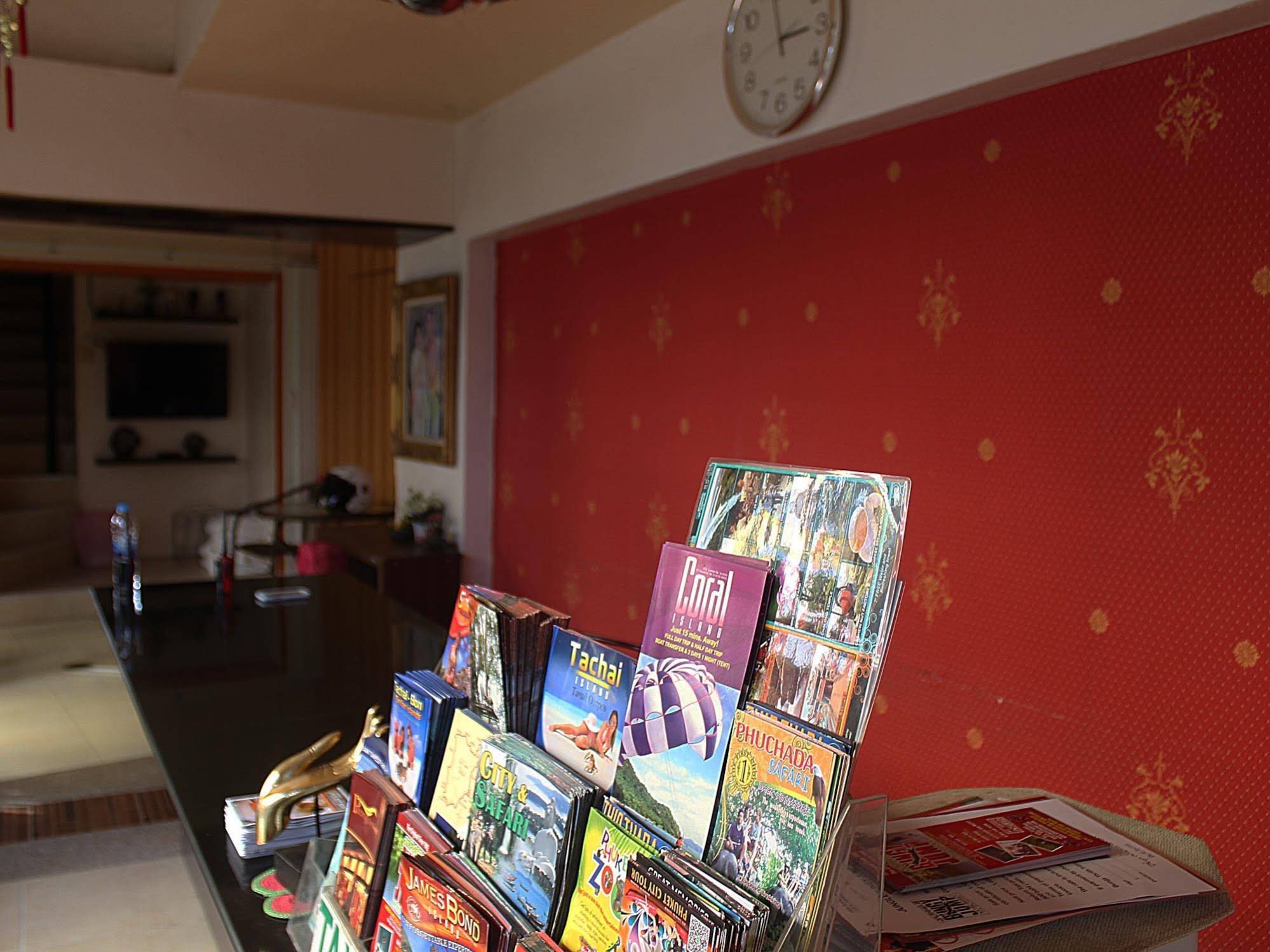 Baan Taweesup Apartment