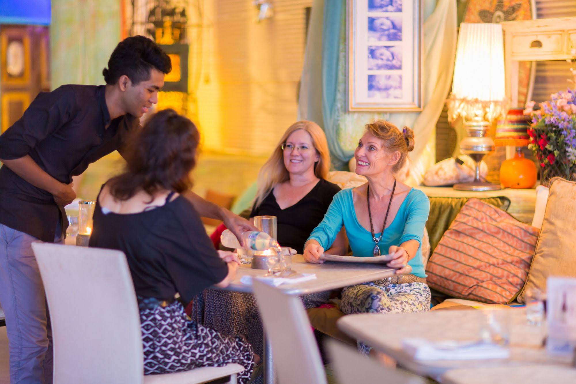 Barefoot Hotel Kalim Beach Front