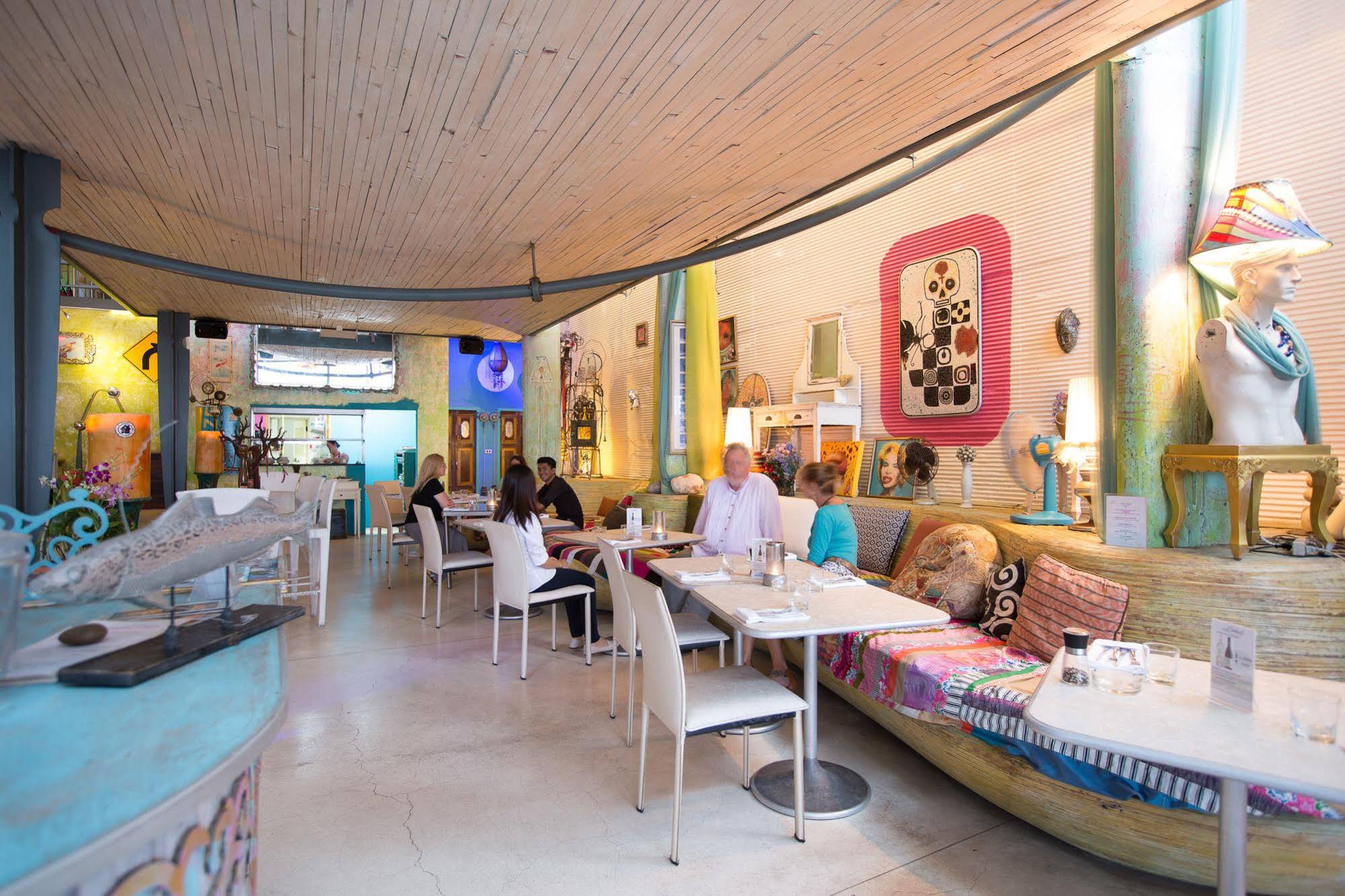 Barefoot Hotel Kalim Beach Front