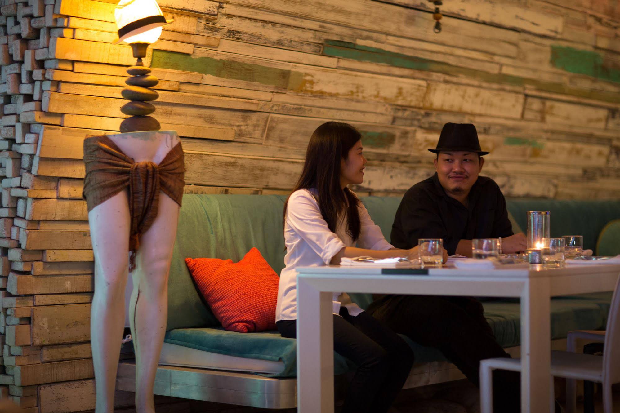 Barefoot Hotel Kalim Beach Front