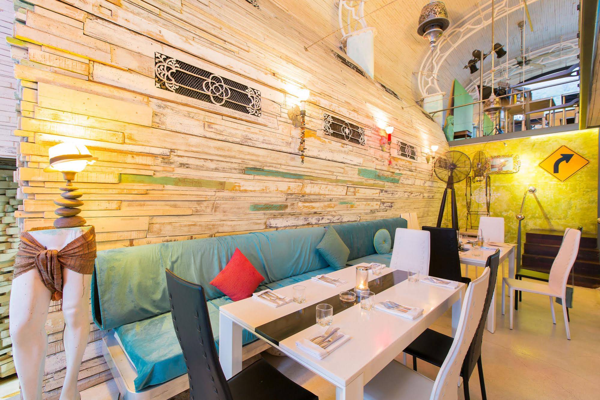 Barefoot Hotel Kalim Beach Front