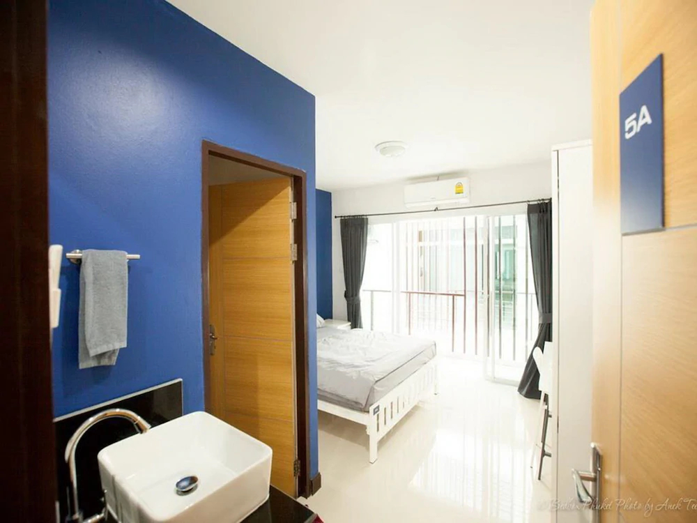 Bedbox Guesthouse And Hostel
