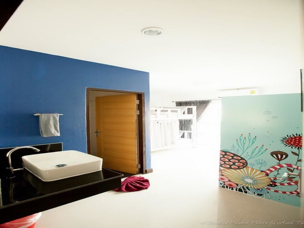 Bedbox Guesthouse And Hostel
