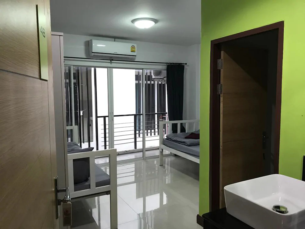 Bedbox Guesthouse And Hostel