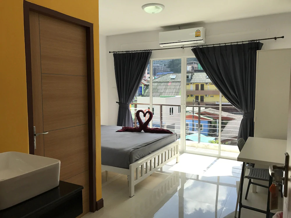 Bedbox Guesthouse And Hostel