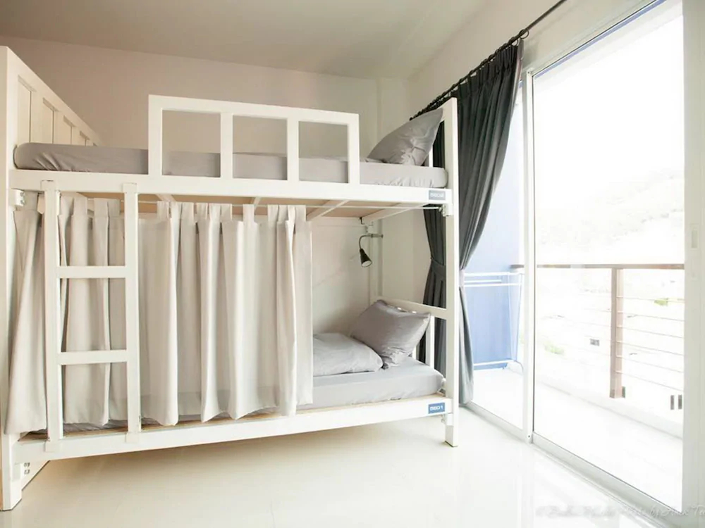Bedbox Guesthouse And Hostel