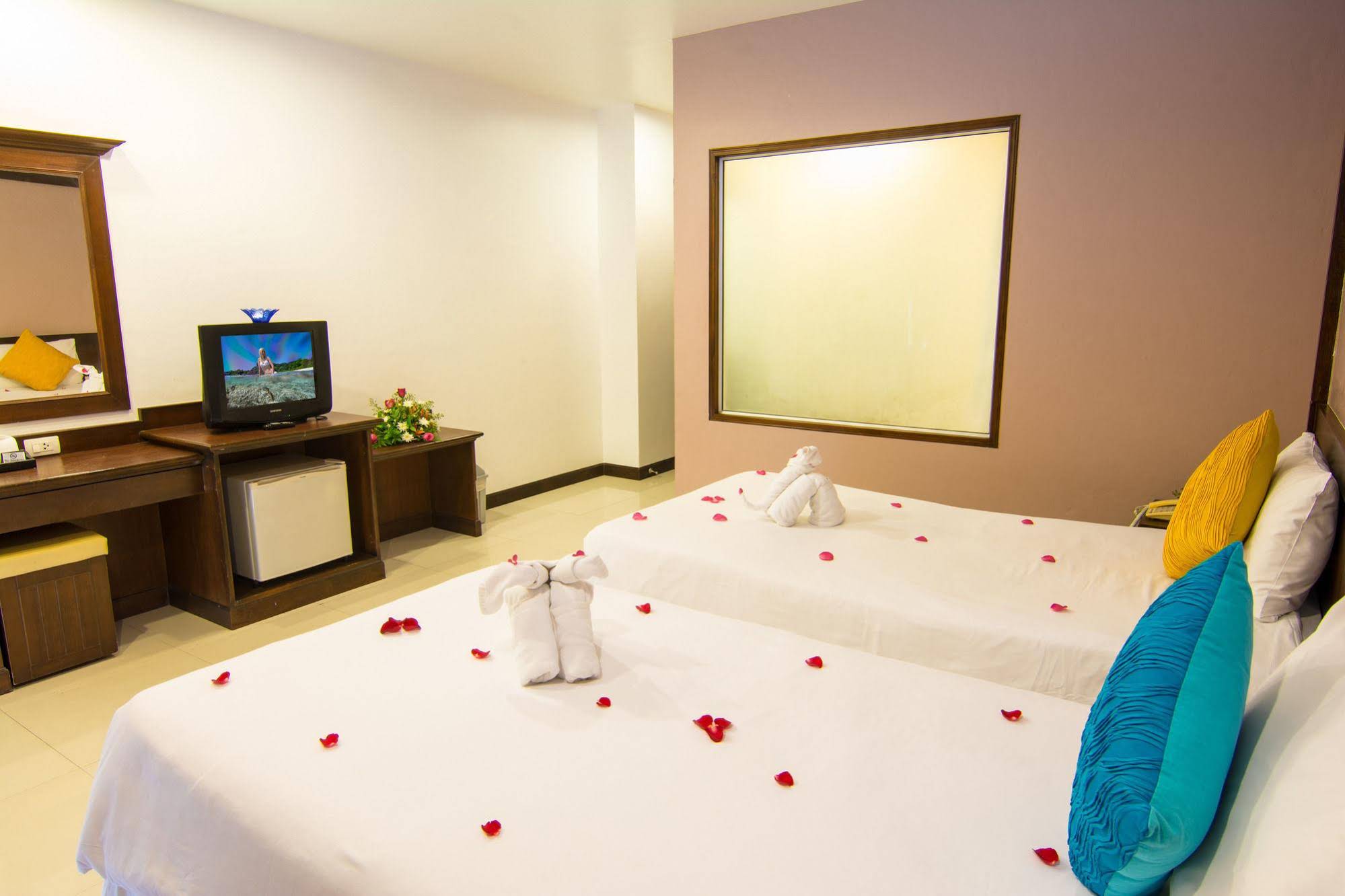 Bed Time Patong Hotel