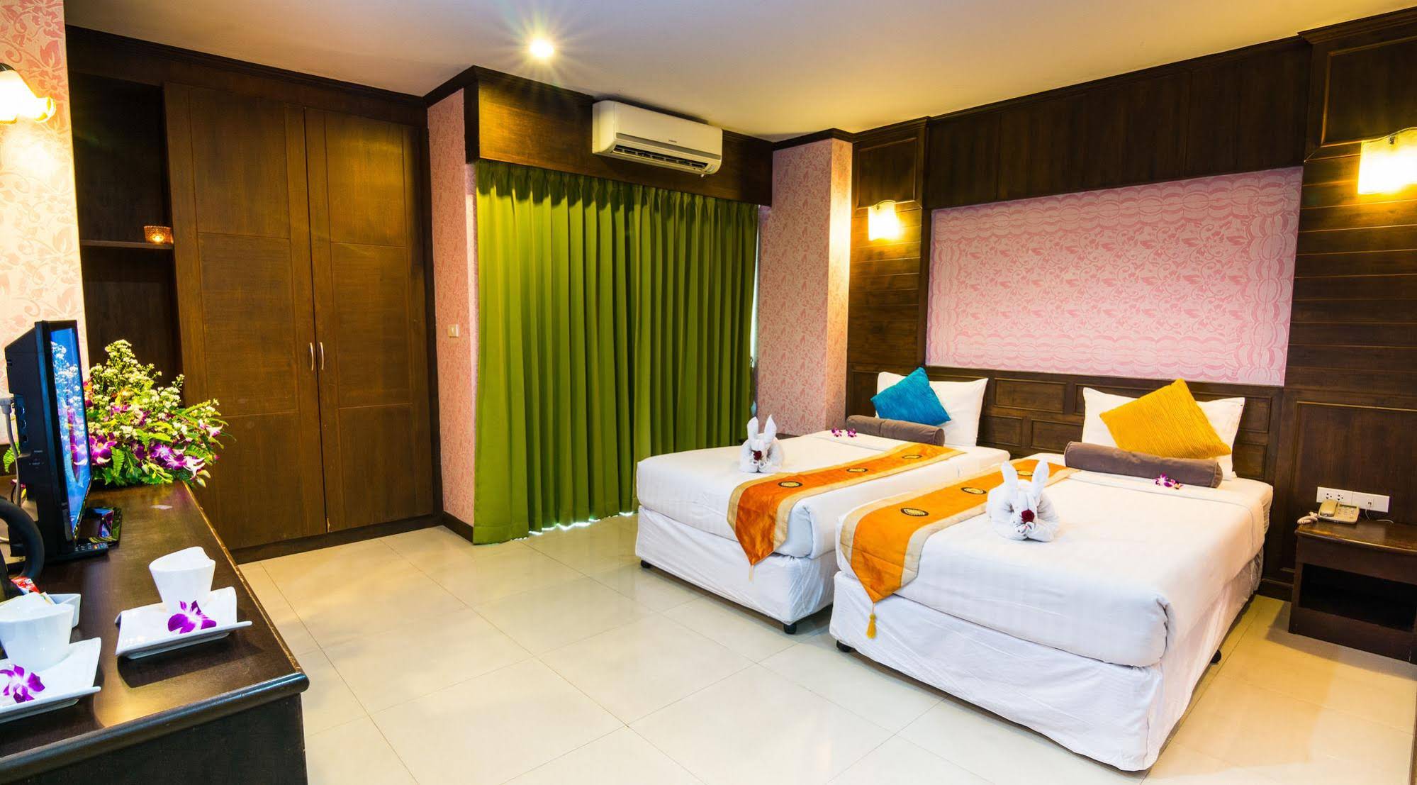 Bed Time Patong Hotel