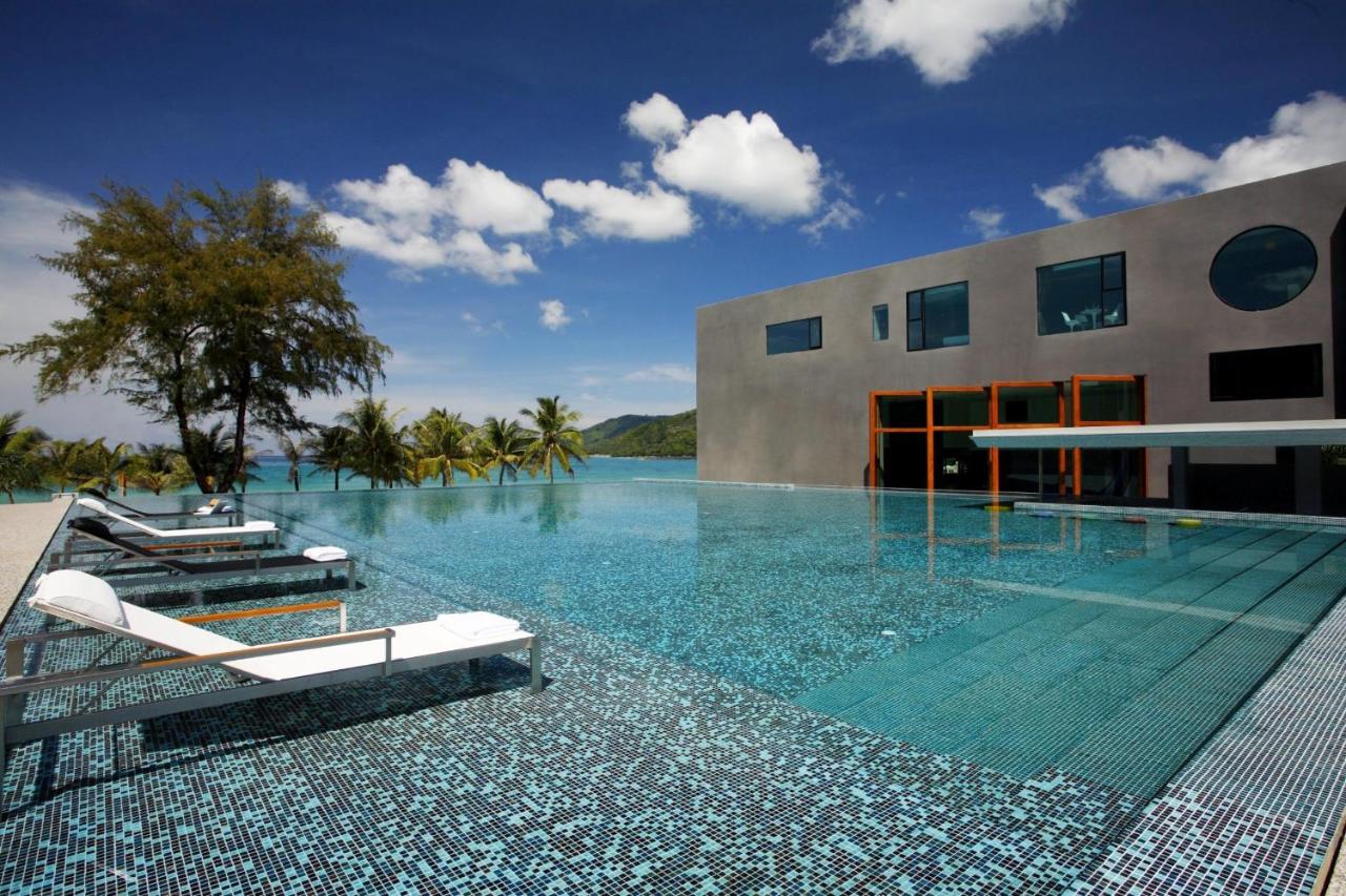 B-Lay Tong Phuket
