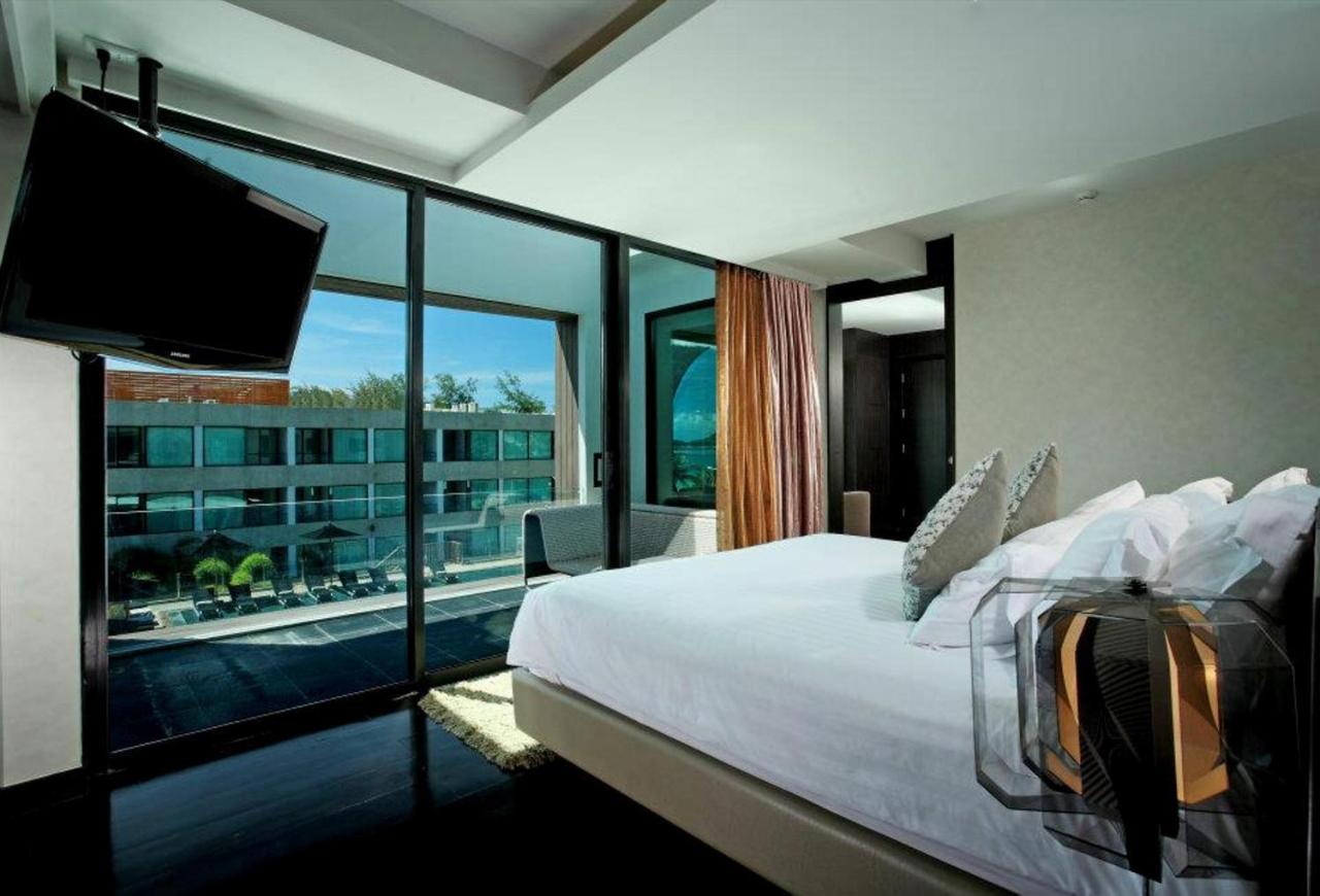 B-Lay Tong Phuket
