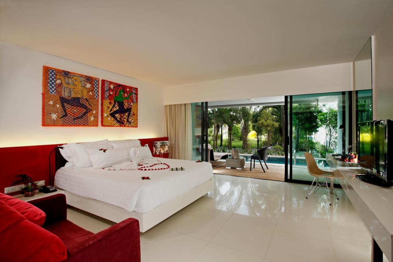 B-Lay Tong Phuket