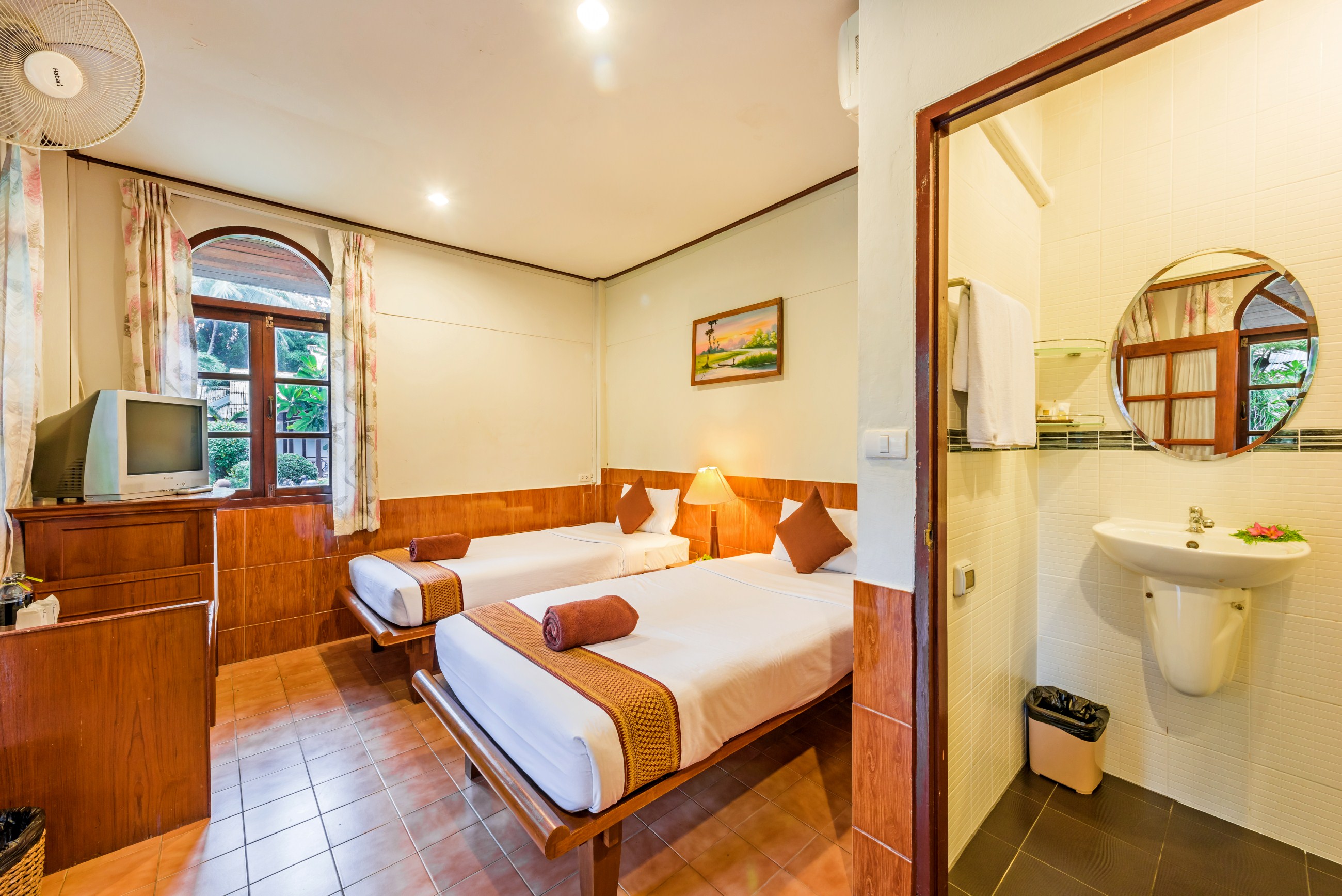 Eden Bungalow Resort