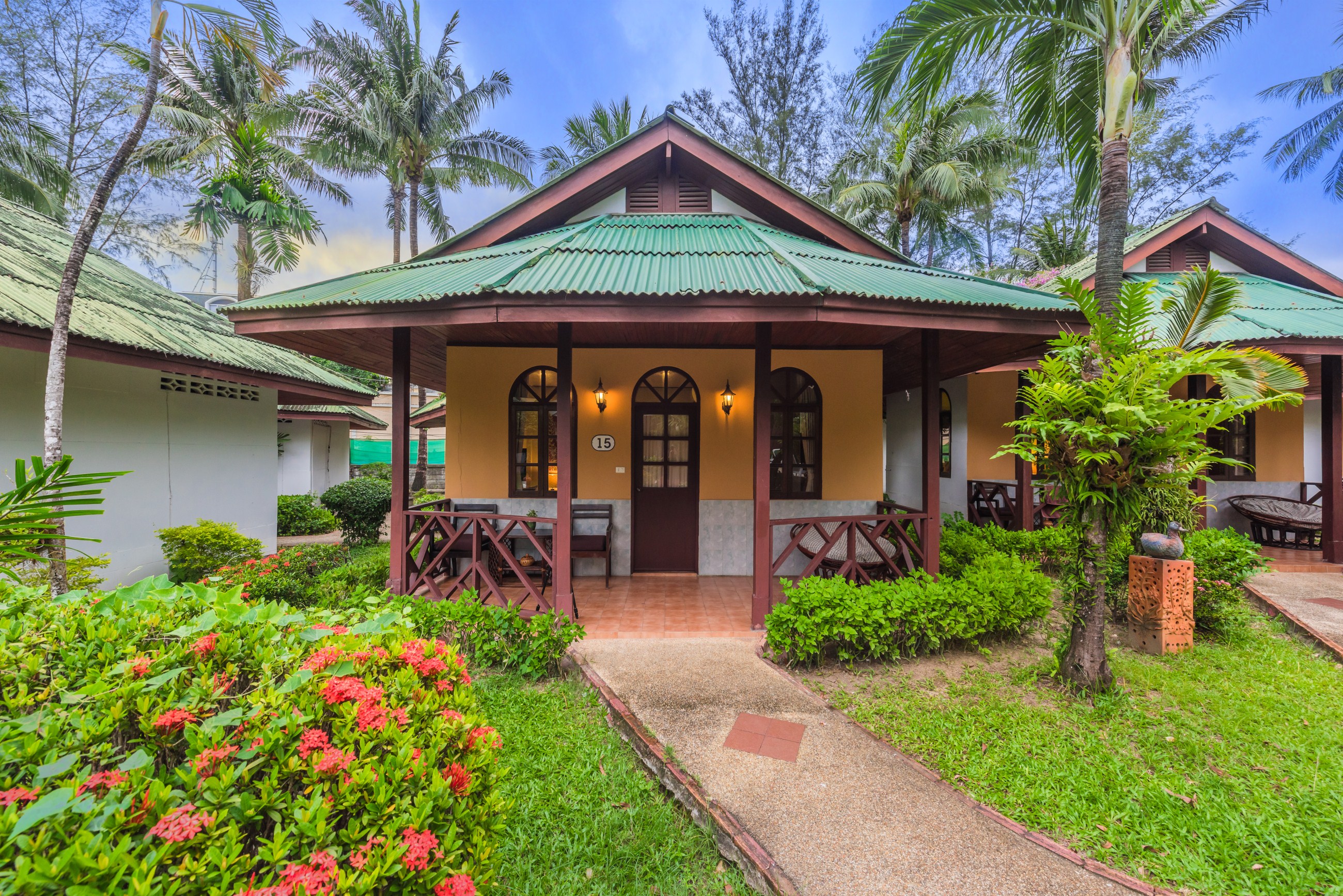 Eden Bungalow Resort