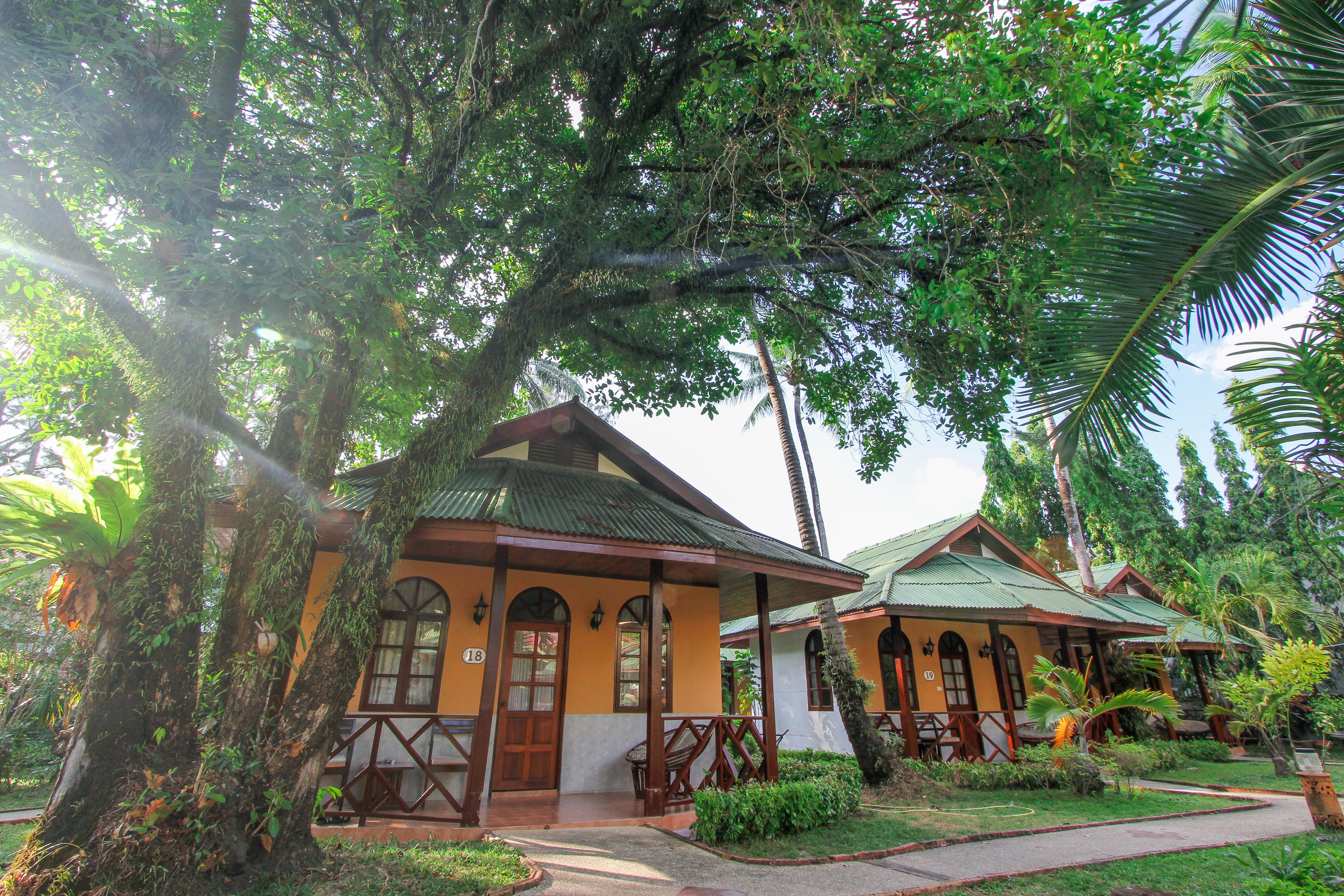 Eden Bungalow Resort