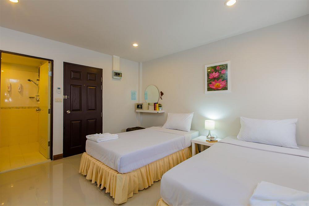 Eing Lay Beach Guesthouse