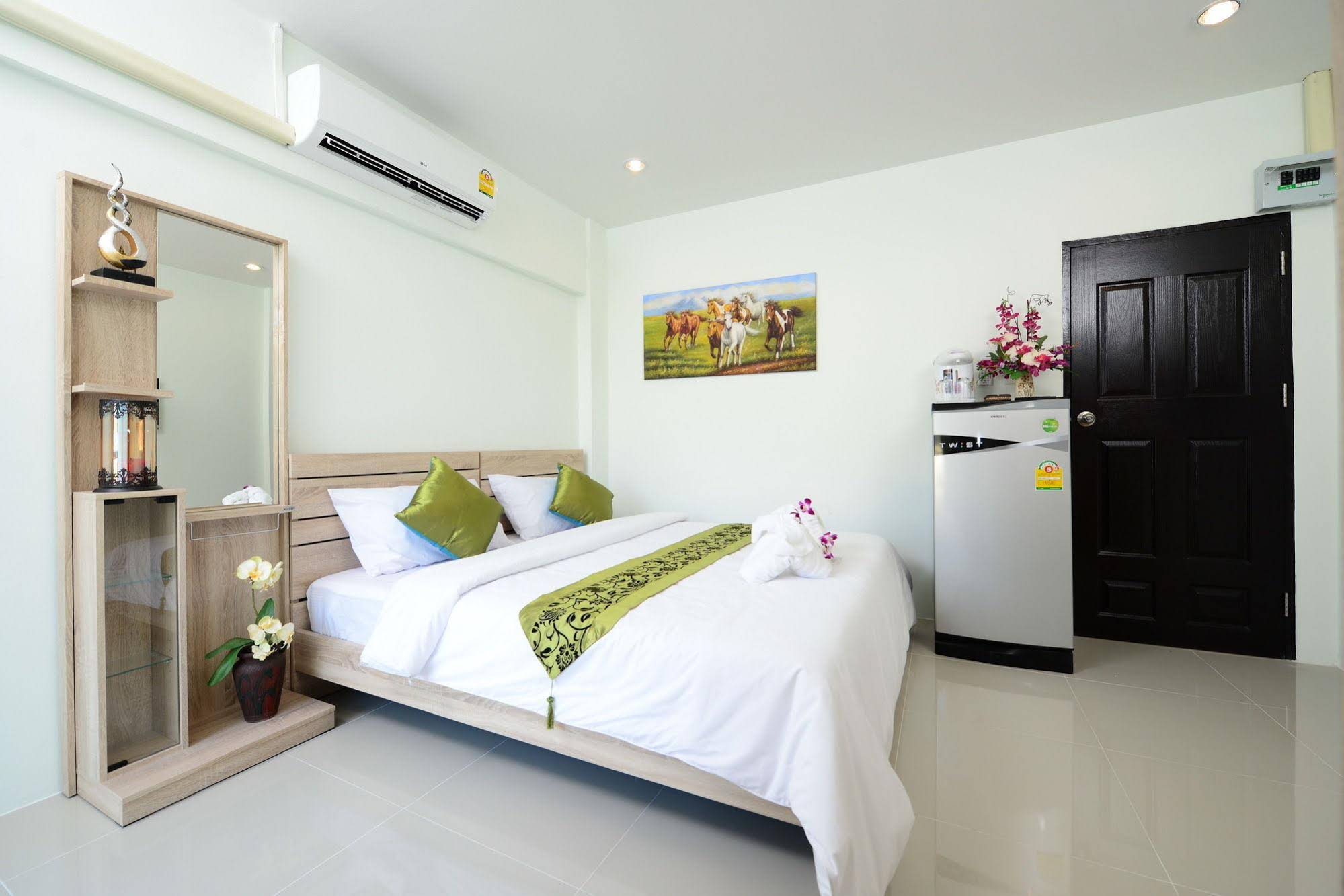 Enrich Boutique Place