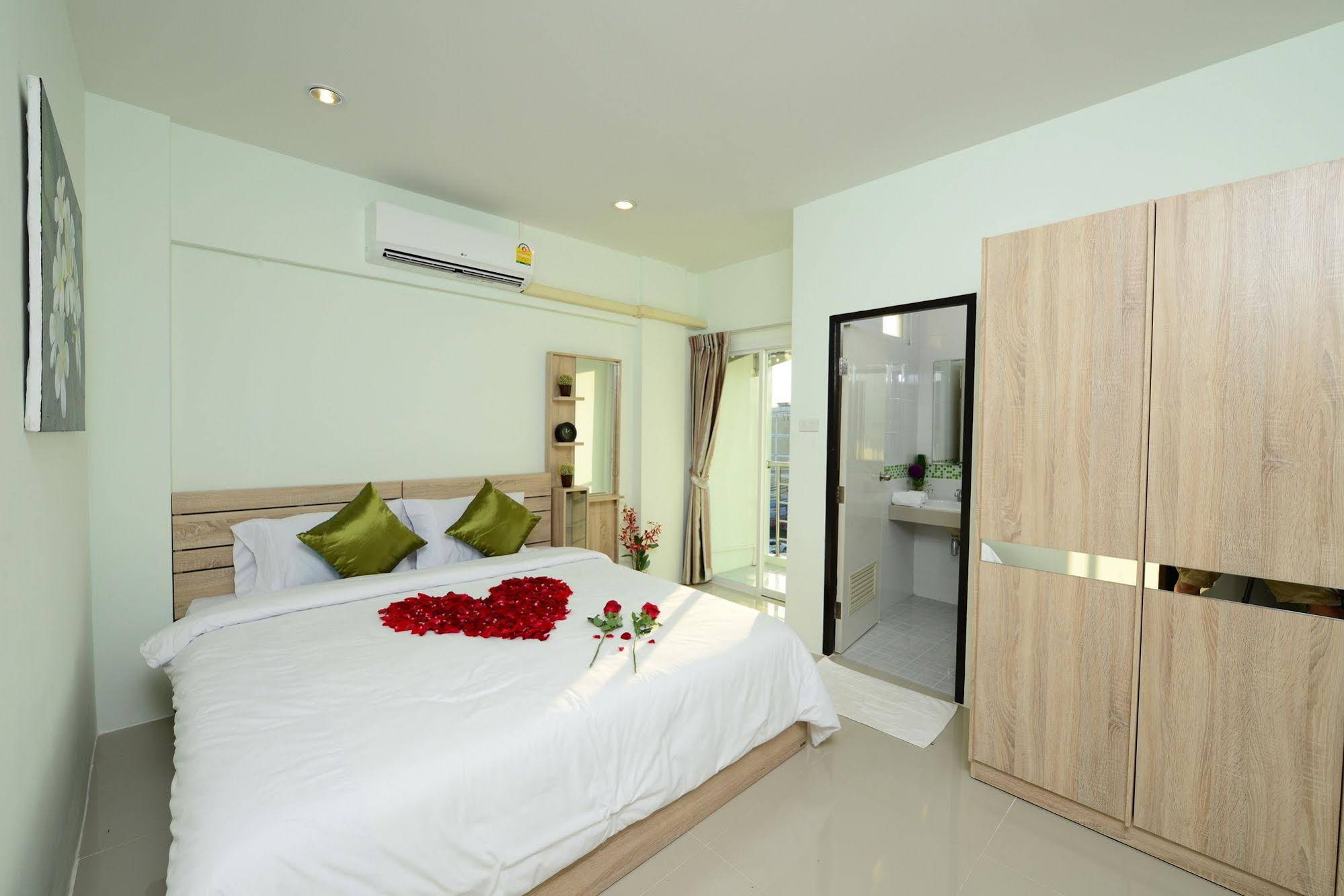 Enrich Boutique Place