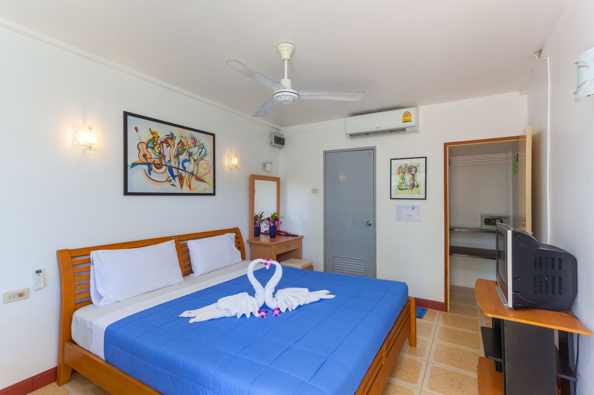 Expat Hotel