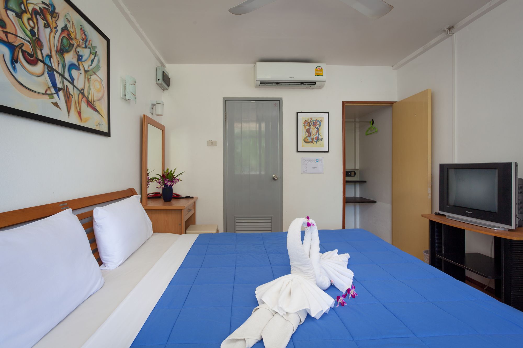 Expat Hotel