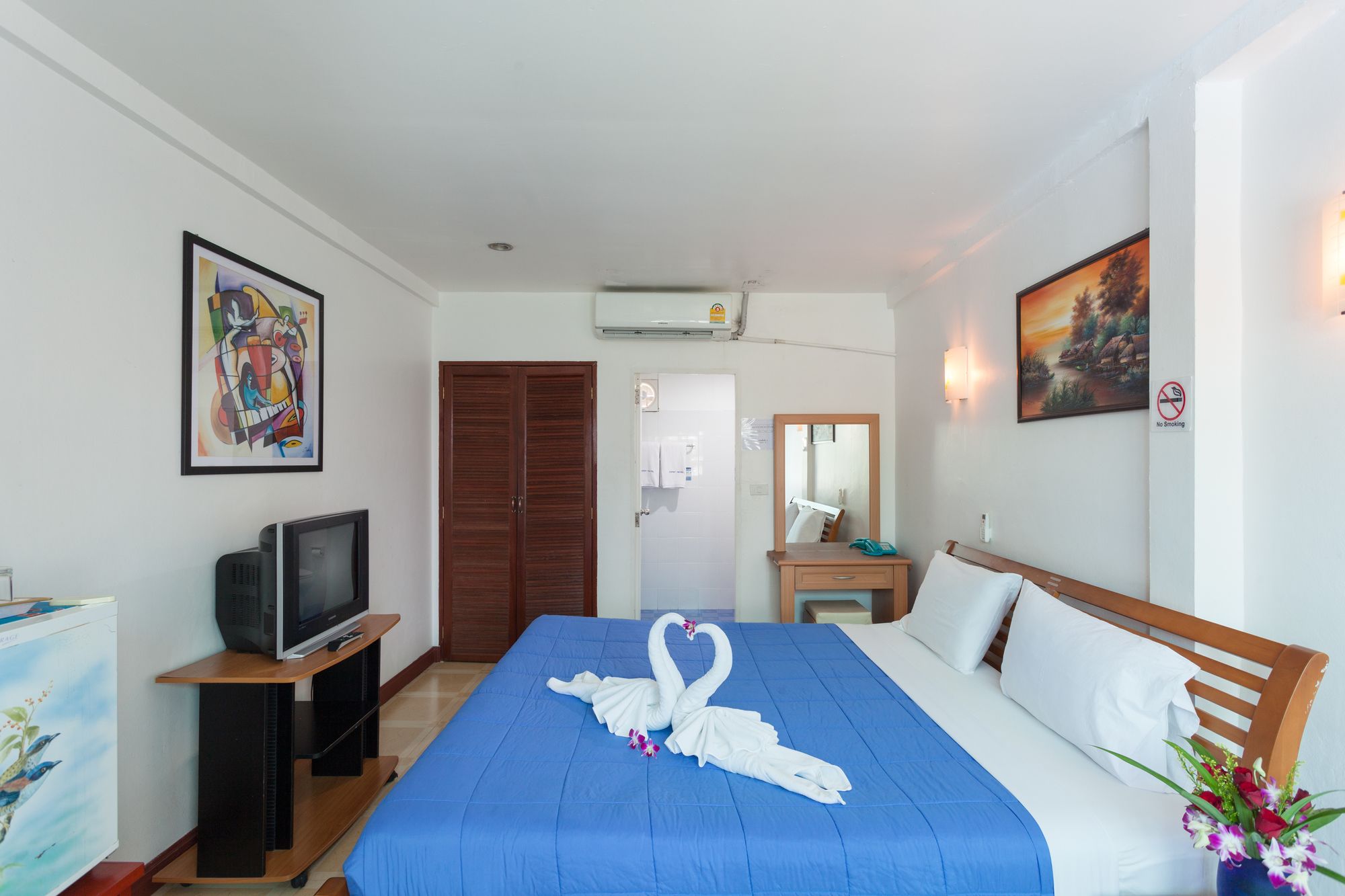 Expat Hotel