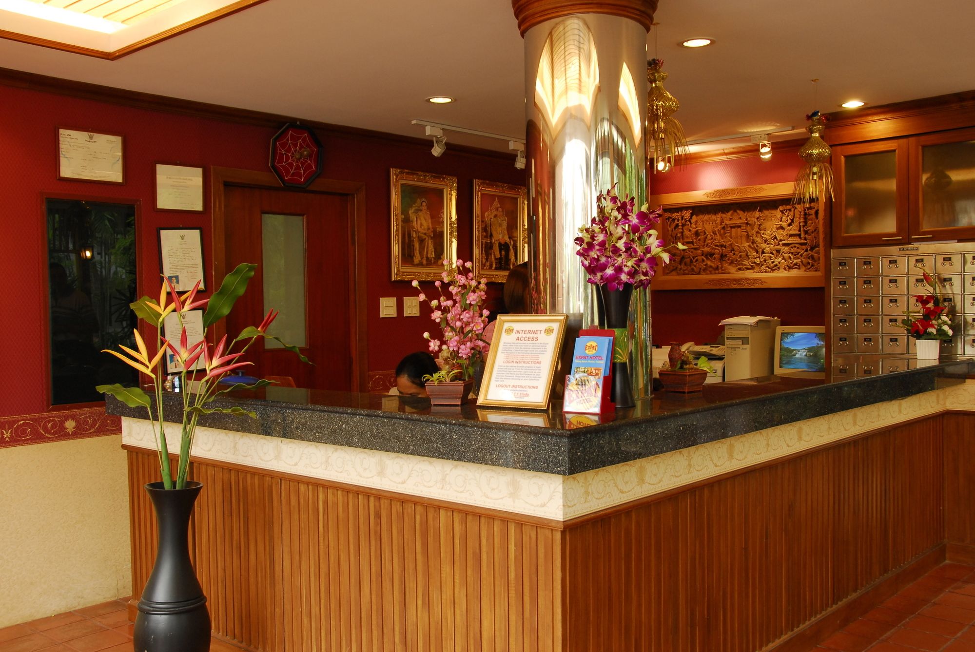 Expat Hotel