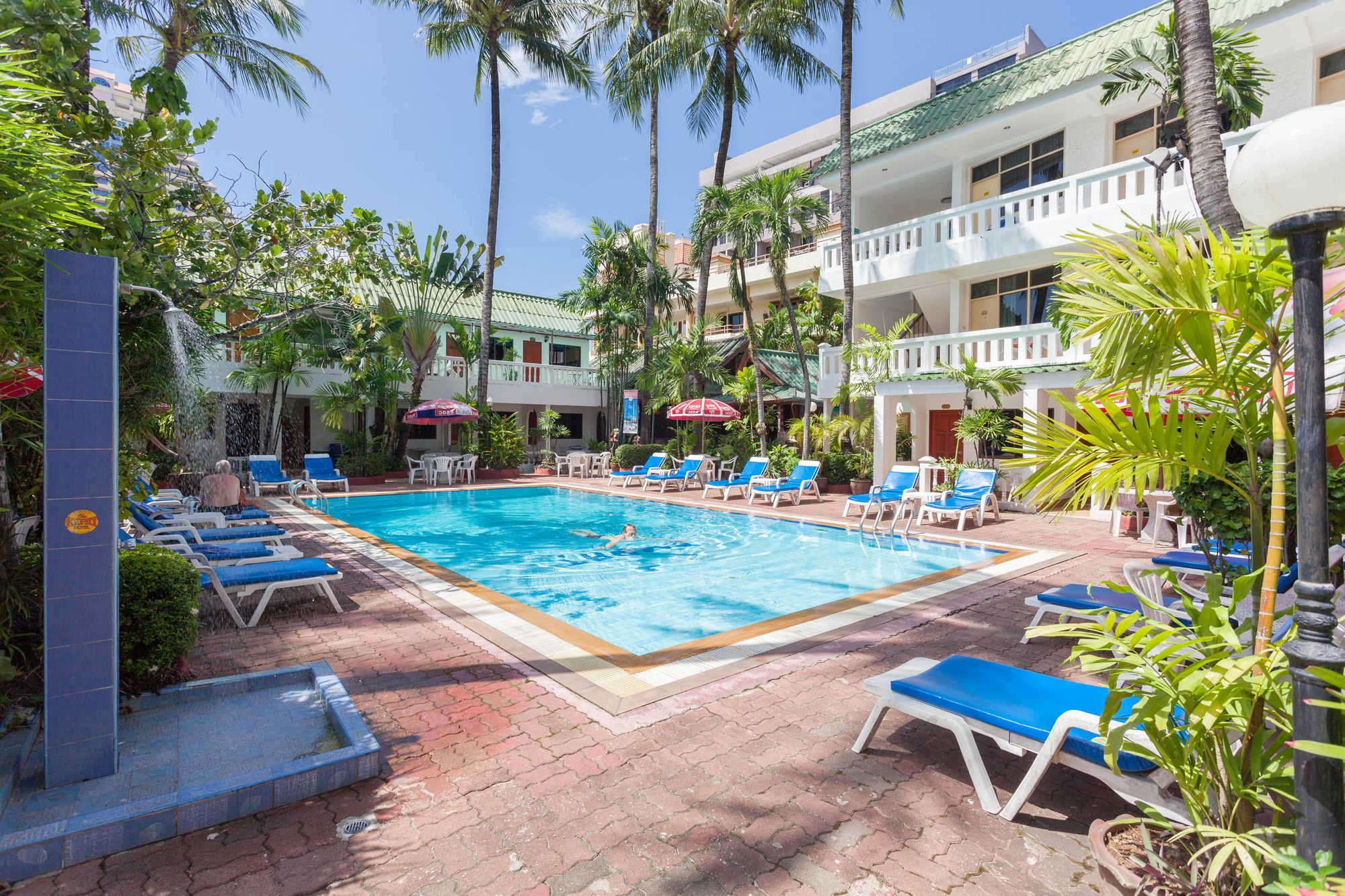 Expat Hotel