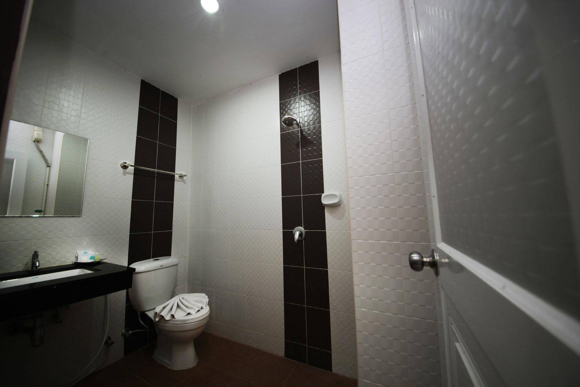 OYO 75321 Gemma Patong