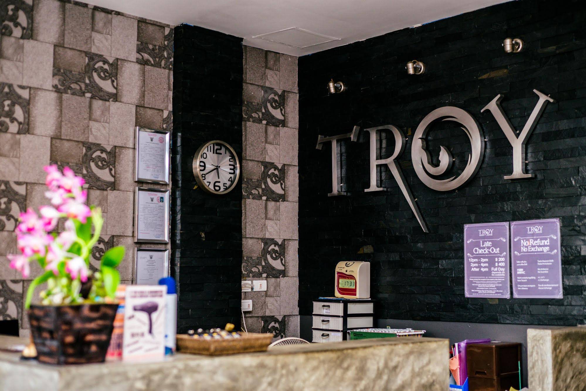 OYO 75321 Gemma Patong