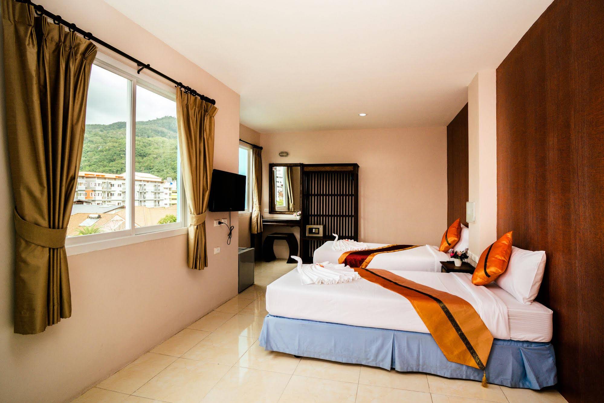 OYO 75321 Gemma Patong