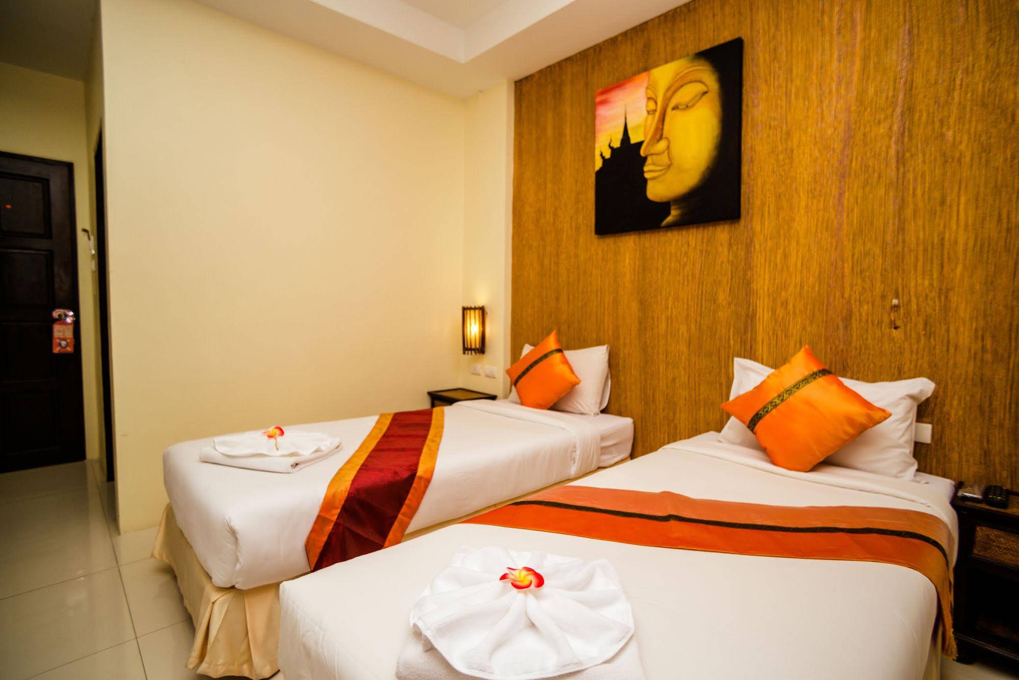 OYO 75321 Gemma Patong