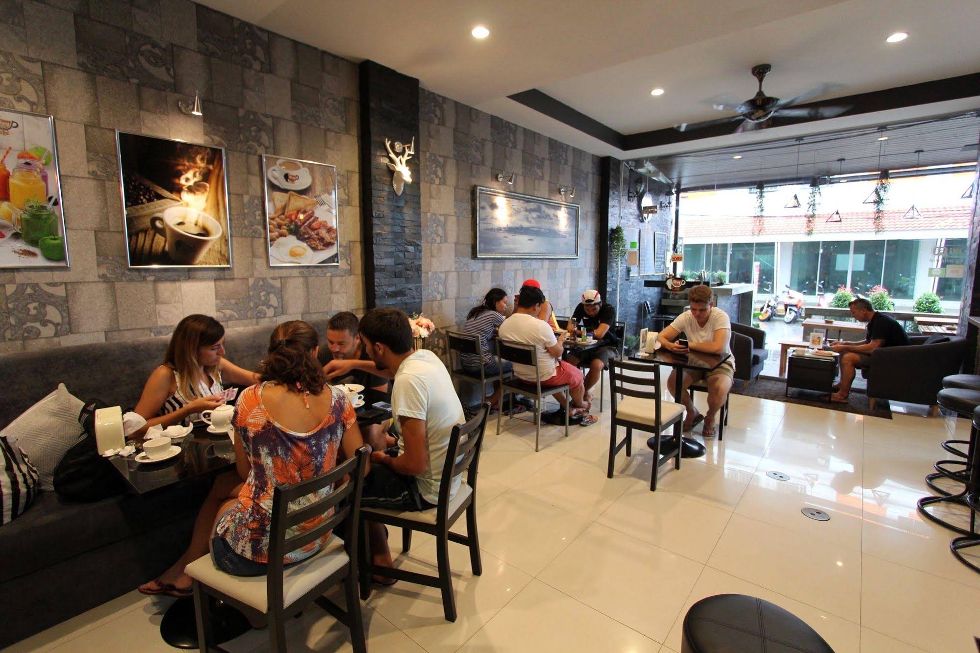 OYO 75321 Gemma Patong