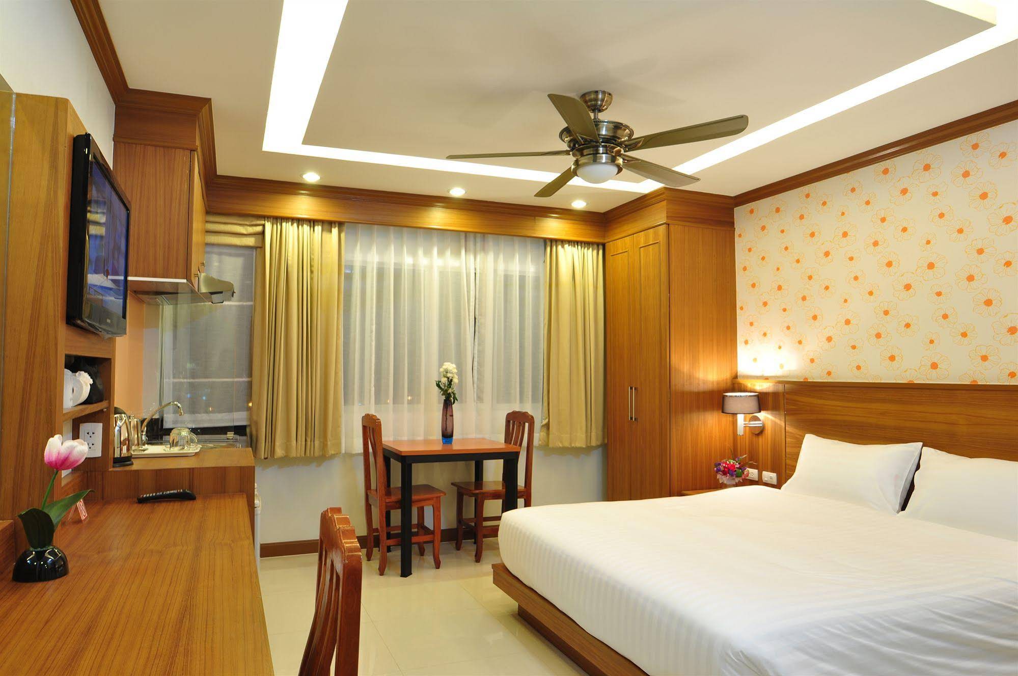 Green Harbor Hotel & Service Apartments