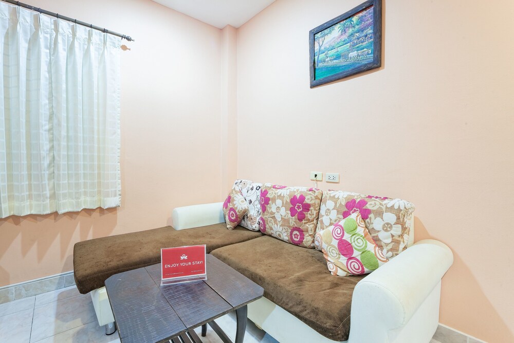 Green Mango Guesthouse by ZEN Rooms