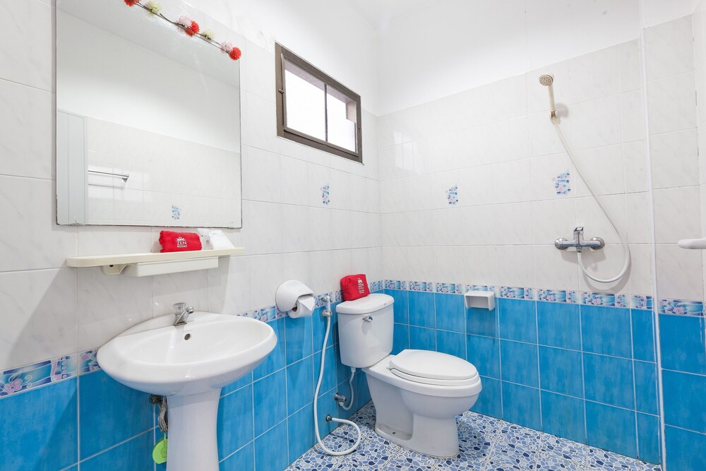 Green Mango Guesthouse by ZEN Rooms