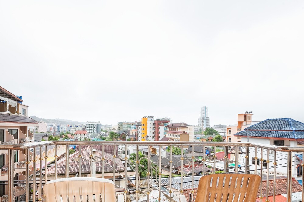 Green Mango Guesthouse by ZEN Rooms