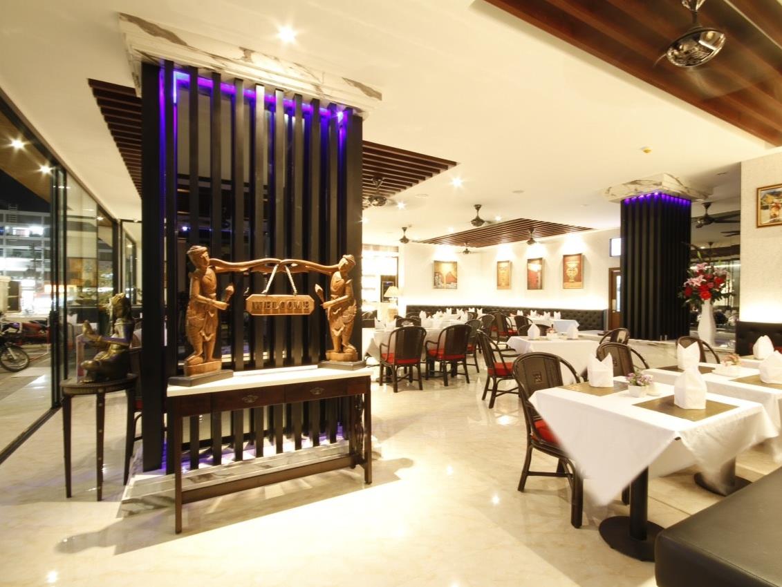 Hemingways Silk Hotel
