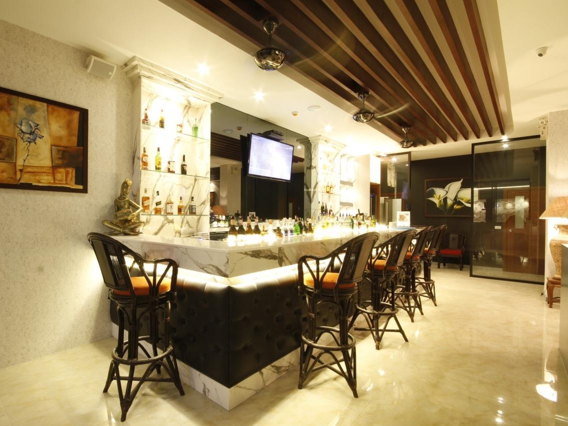 Hemingways Silk Hotel