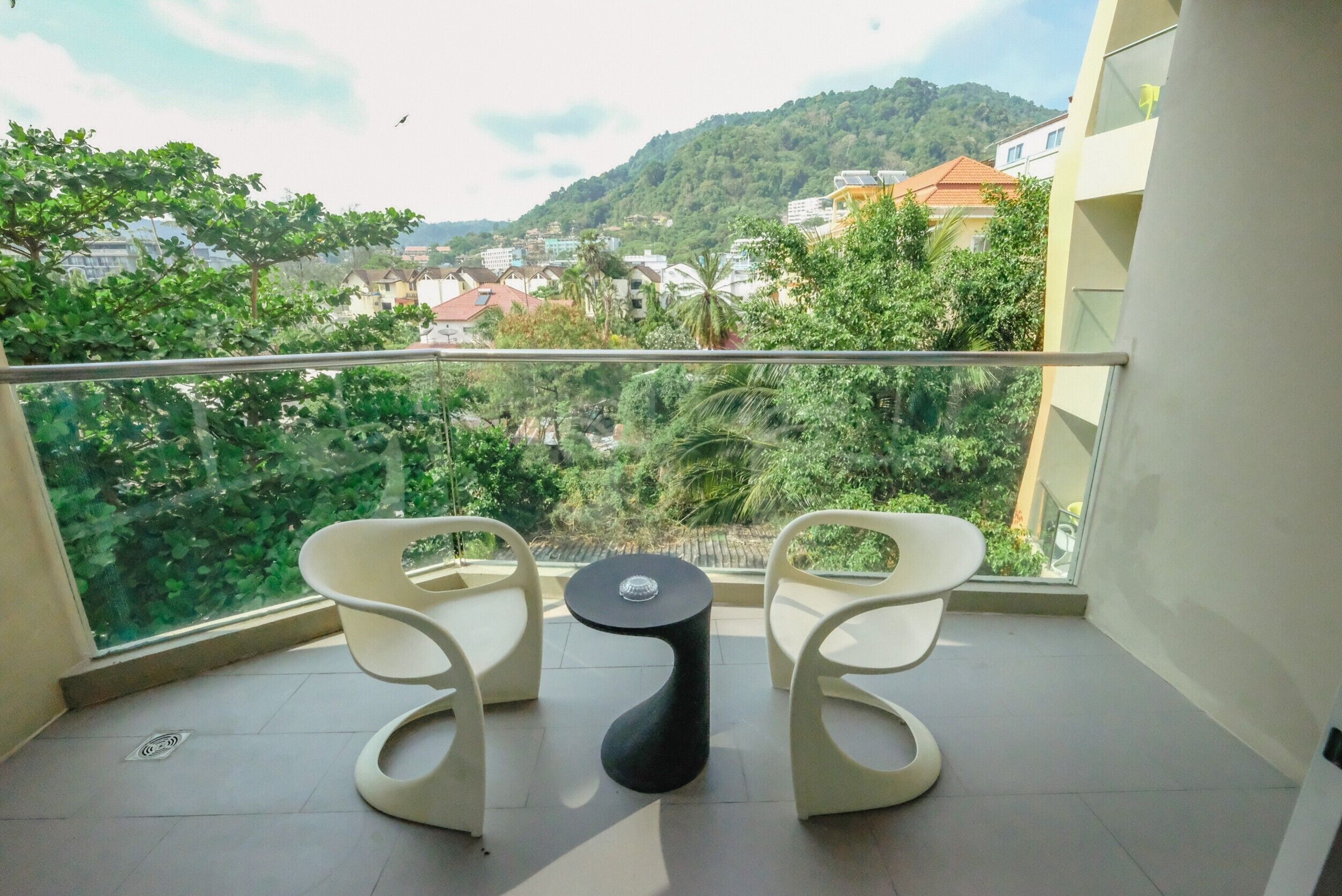 Hubtel Patong Suite