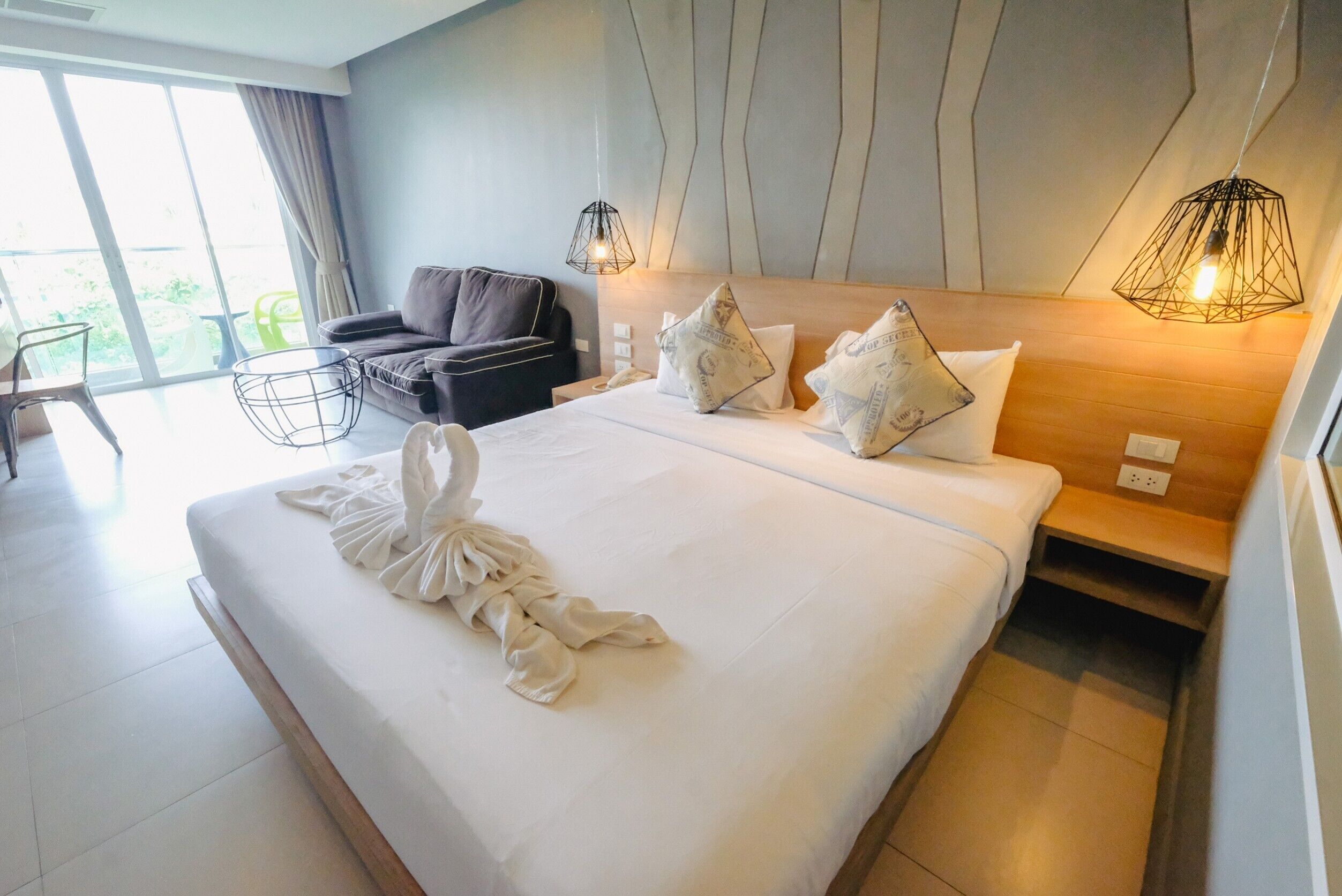 Hubtel Patong Suite